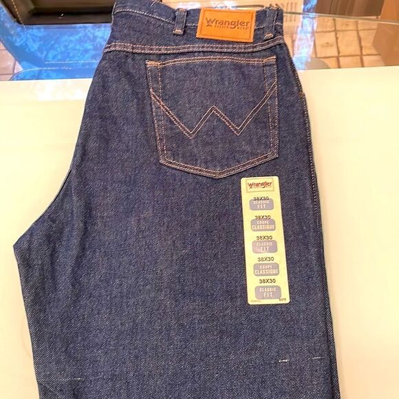 Wrangler classic fit jeans 38/30 dark blue wash new no tags - Picture 1 of 13